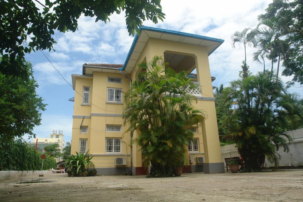 Golden Guest Inn Yangon Luaran gambar