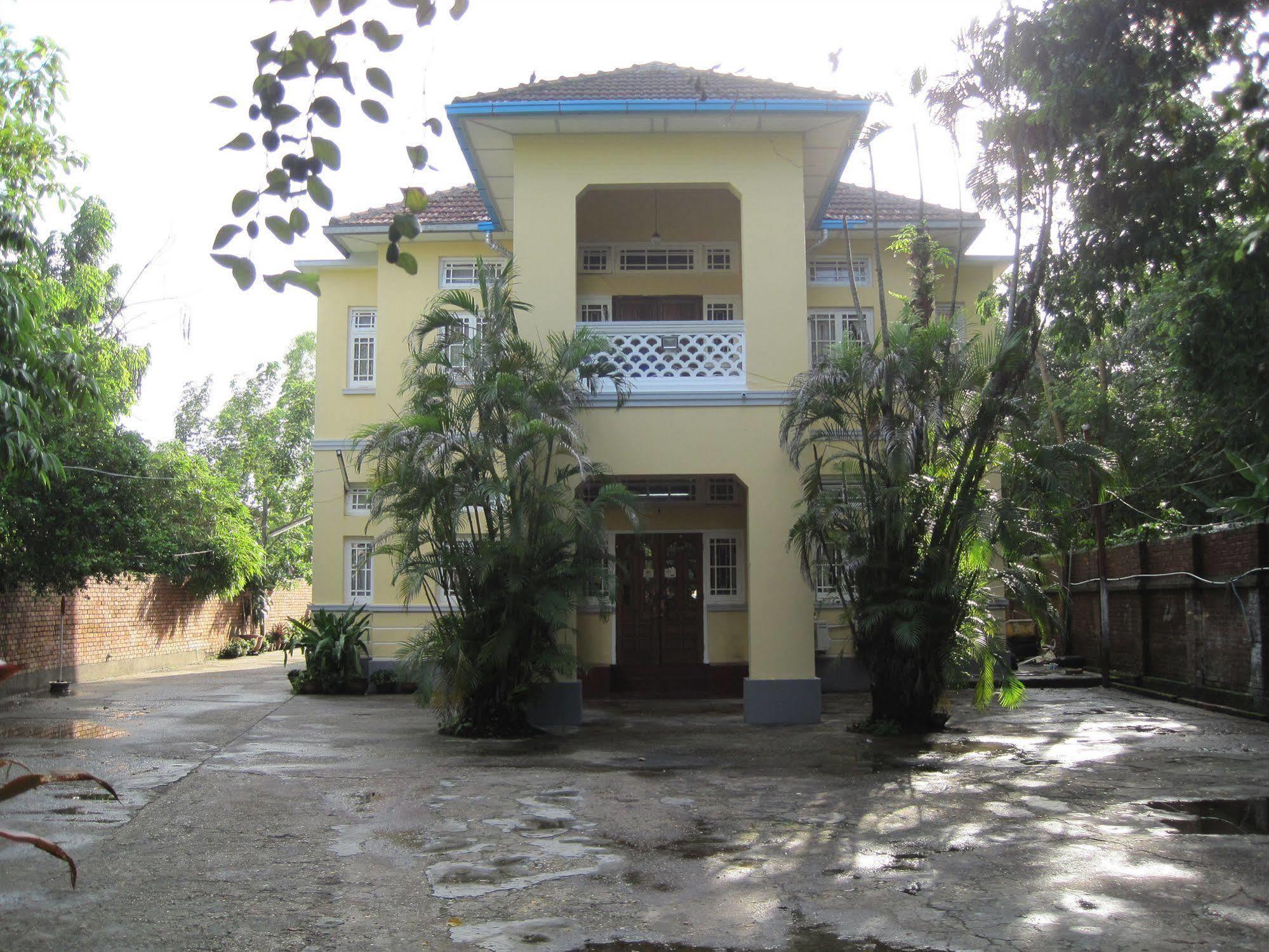 Golden Guest Inn Yangon Luaran gambar