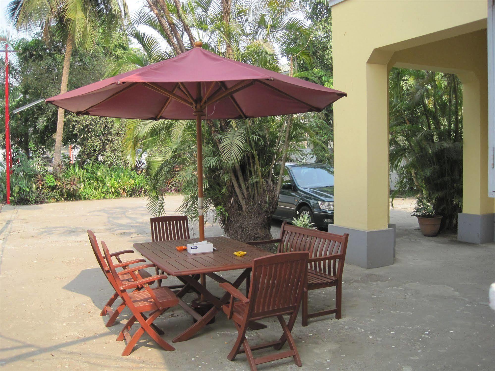Golden Guest Inn Yangon Luaran gambar