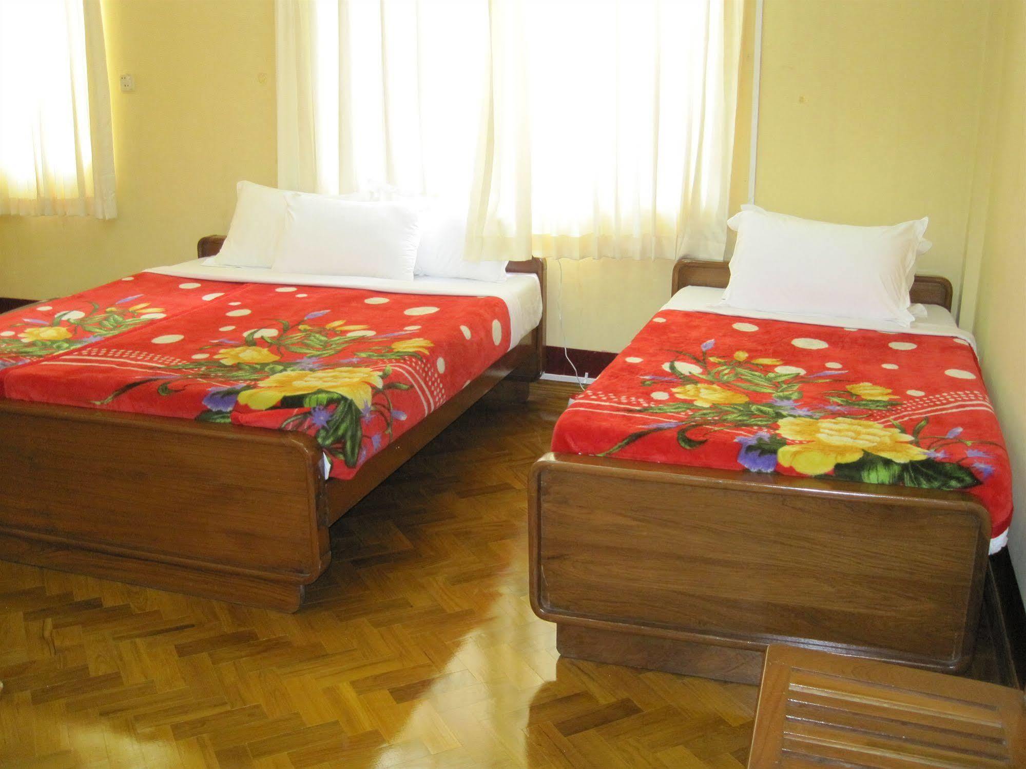 Golden Guest Inn Yangon Luaran gambar