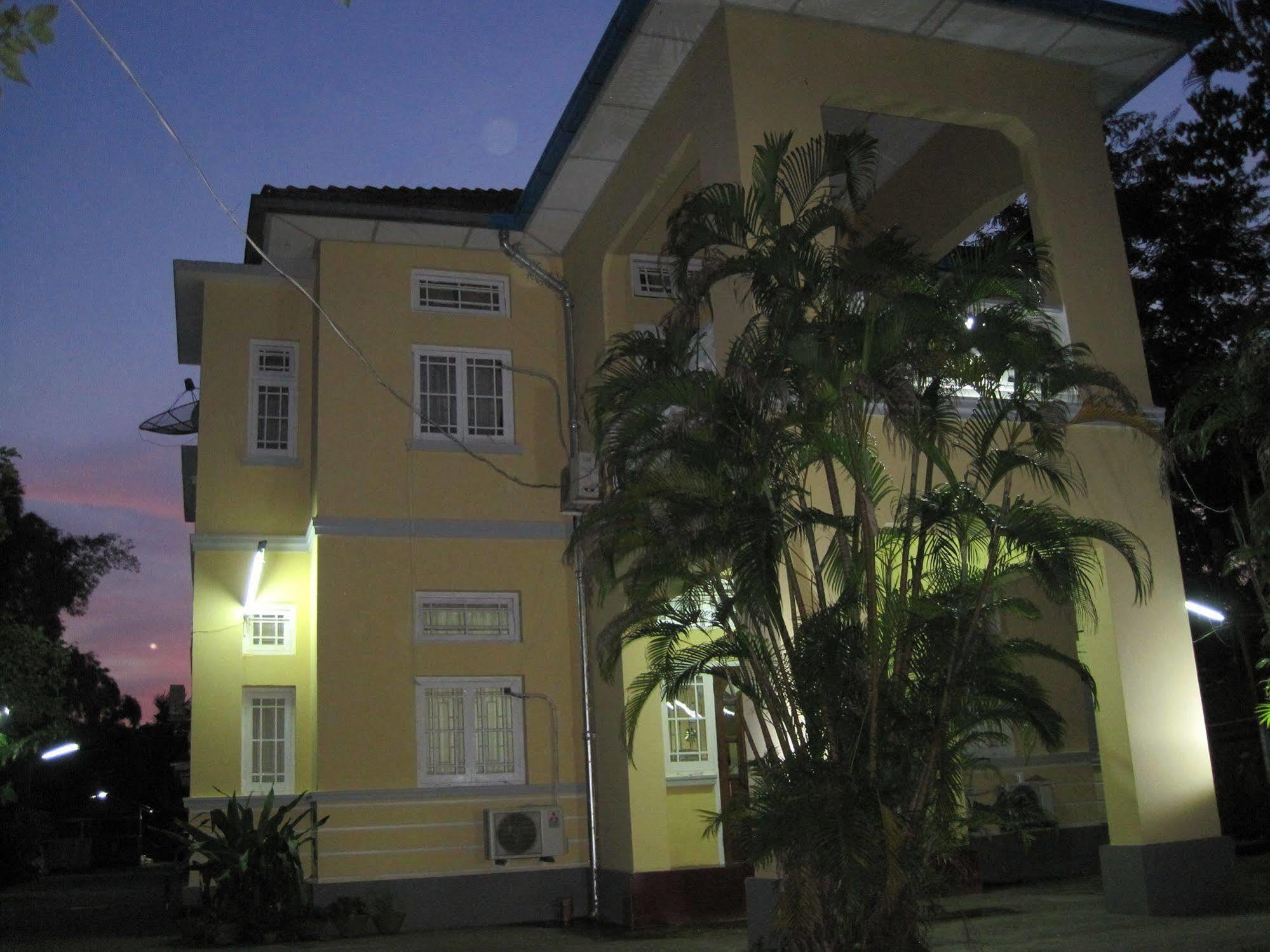 Golden Guest Inn Yangon Luaran gambar